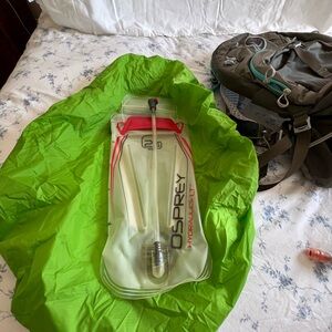 OSPREY Green and Gray Backpack with Hydration Pack